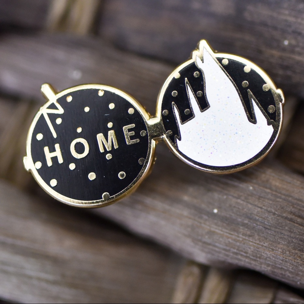 Harry Potter Hogwarts Enamel Pin HP - Picture 2 of 3